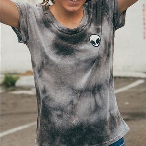 Brandy Melville Alien Tie Dye Shirt 👽 (v soft)